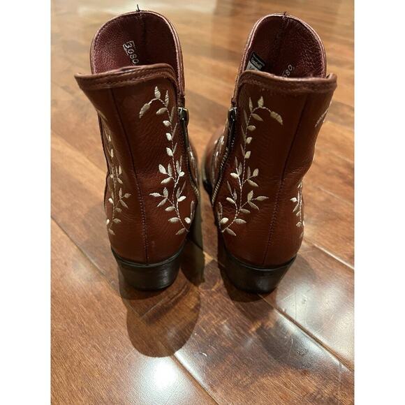 Sterling River Womens 6.5 Brown Embroidered R-Toe Western Cowgirl Boots Booties - Picture 3 of 10